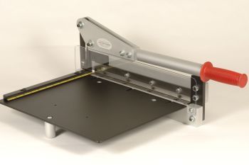 2001EVO - Guillotine for plastic materials